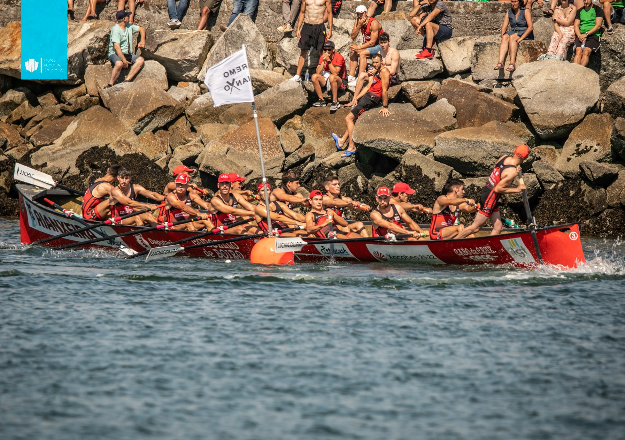 Equipo LGT-A en regata